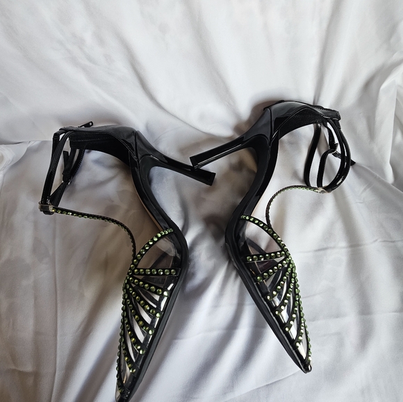 Shoe - Picture 5 of 7